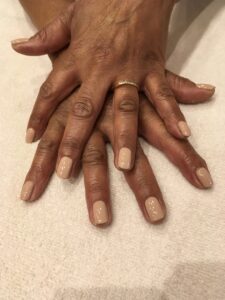 pose de vernis semi permanent Caen