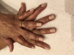 pose de vernis semi permanent Caen